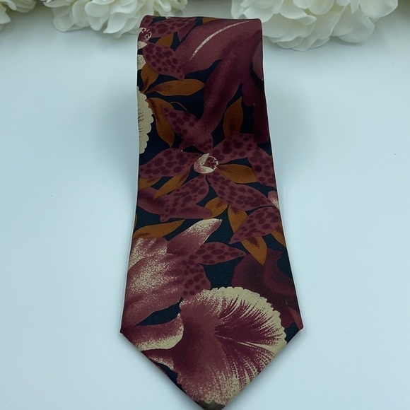 VTG Christian Dior 100% Silk tie - Picture 3 of 10